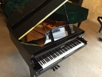 New Steinway & Sons' Official Piano Builder (Essex Line) BABY GRAND PIANO - $9,990